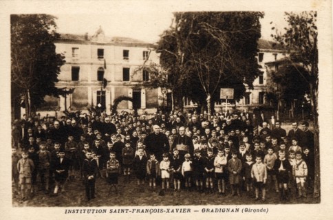 GRADIGNAN. Département : Gironde (33). Region: Nouvelle-Aquitaine (formerly Aquitaine)