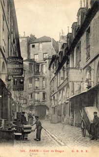 Paris, Cour du Dragon