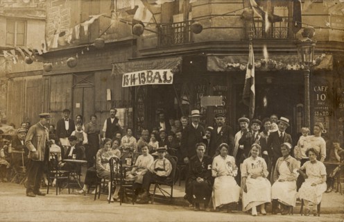 Paris, Café on the corner of Boulevard de Ménilmontant and Rue des Bluets