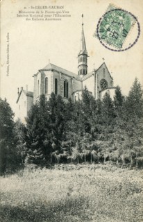 Saint-Léger-Vauban, Monastère de la Pierre qui Vire