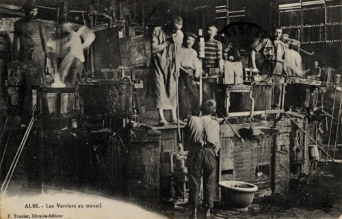 GLASS MAKER