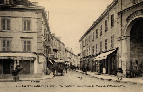 TOUR-DU-PIN