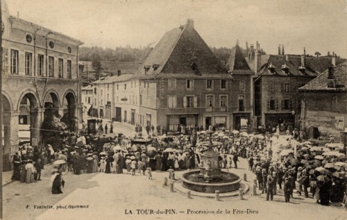 TOUR-DU-PIN