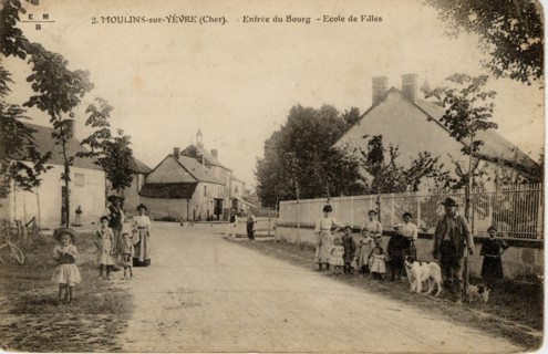 MOULINS-SUR-YEVRE