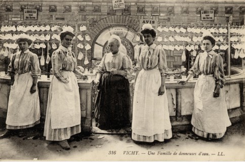 A family of water donors in Vichy