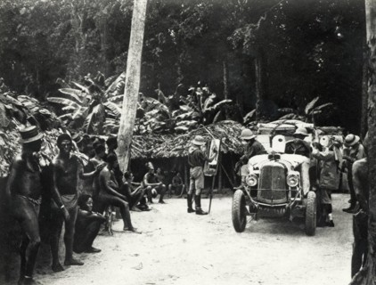 The Black Journey of André Citroën in 1924
Not far from the River Télé, Iacouleff did the portrait of the leader Libaskva