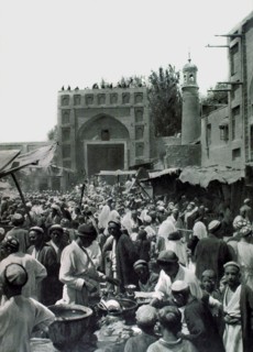 Marché à Kashgar, dans le Turkestan chinois