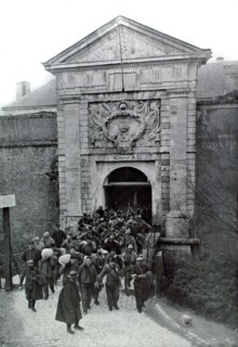 Convicts leaving for Guiana (1926)
