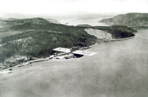 Expédition de Roald Amundsen vers le pôle nord, 1925