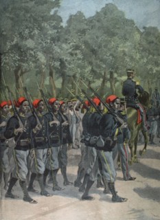 A Paris, défilé des tirailleurs sénégalais de la mission Marchand du 23 juillet 1899