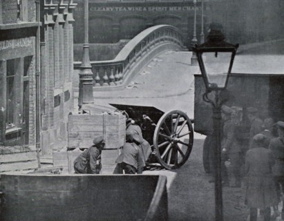 Battle between Irishmen (Unionists and Freedom Fighters) in Dublin (1922)