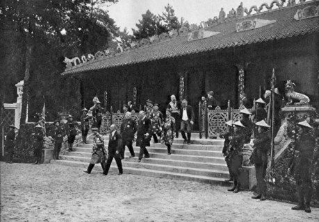 Visite de Khaï Dinh, empereur d'Annam à Paris (1922)