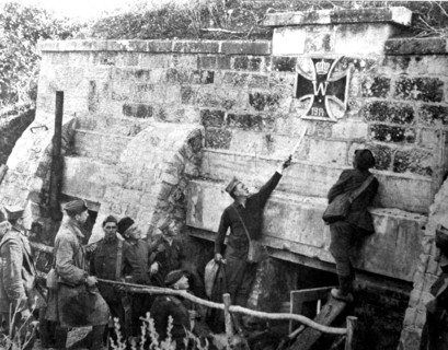 World War I. On liberated land in Lorraine, the monumental entrance to a shelter built by the Germans in 1914