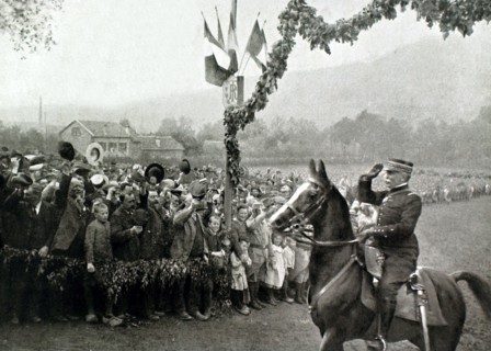 General Maud'Huy acclaimed by the population of Saint-Amarin, in Alsace