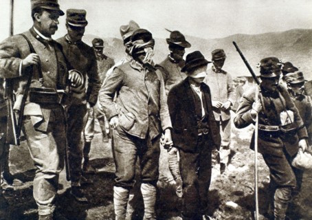 Blindfolded prisoners of war, 1916
