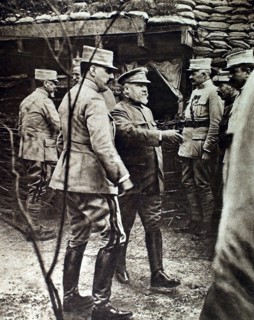 Première Guerre Mondiale. M. Poincaré, Président de la République, dans la Somme