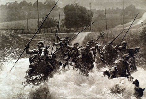Dragoons, armed with spears, undergoing training (1916)