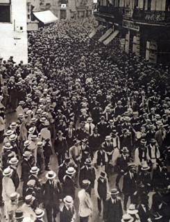 Large demonstrations in favor of Roumania entering the war (1916)
