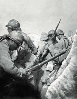Infantrymen awaiting the German counter-attack, 1917
