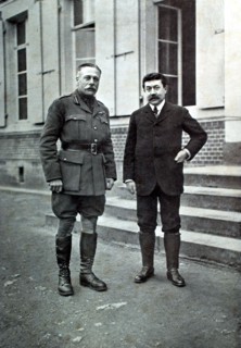 Première Guerre Mondiale. Sir Douglas Haig, commandant en chef des armées britanniques et M. Painlevé, ministre de la guerre français (1917)
