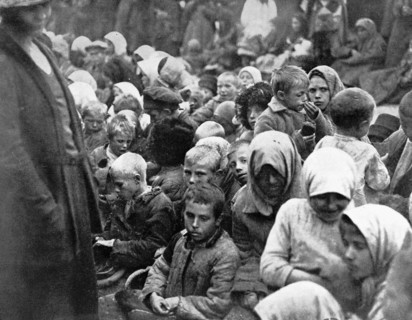 La famine à Stavropol sur les rives de la Volga (1921)