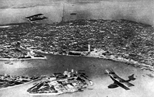 Première Guerre Mondiale. Venise bombardée par les avions allemands