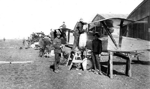 Première Guerre Mondiale. Les américains industrialisent la guerre. Fabrication des avions en série (1918)