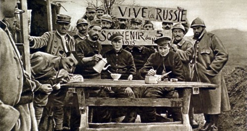 Escaped Russian soldiers fraternizing with French soldiers