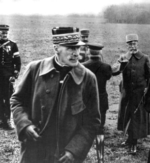 Première Guerre Mondiale. Le général de Villaret sur le front, près de Choisy-au-Bac (1915)
