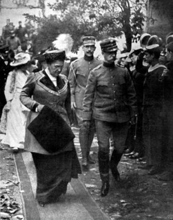 The Greek royal family in Thessalonika (1913)