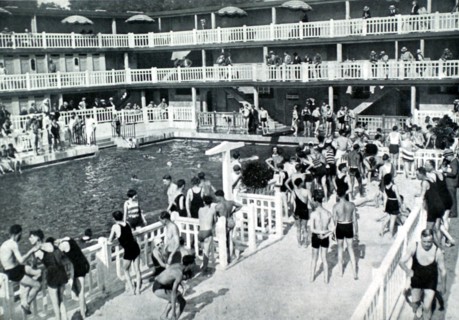 Paris. Le stade nautique Molitor, à Auteuil (1929)