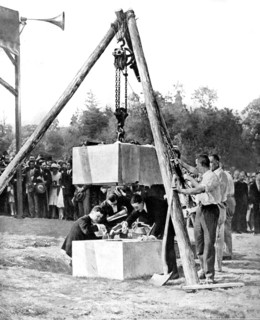 Pose de la première pierre du palais de la Société des Nations (S.D.N.), à Genève (1929)