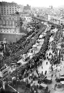 Seven years after the earthquake, celebrating the reconstruction of Tokyo (1930)