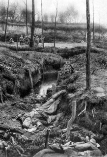 French troops taking back land from the German army
