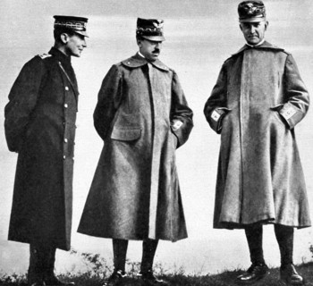 World War I. The Duke of Abruzzi witnessing the bombardment of the town of Gorizia, in the company of the Count of Turin and the Duke of Aosta (1915)
