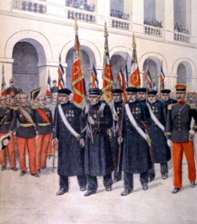 Les drapeaux de Madagascar et de Chine déposés aux Invalides, du 17 novembre 1901