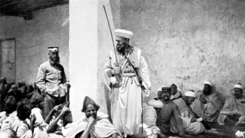 Tabor of Kaid Acha Habib Baka and French instructors in Morocco (1910)