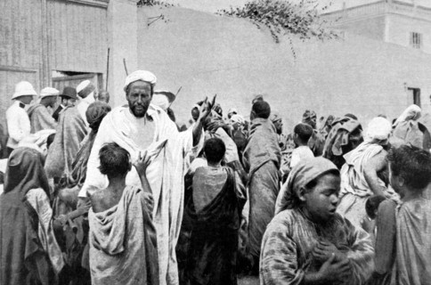 In Casablanca, free distribution of bread by the French Consulate (Bastille Day, 1907)