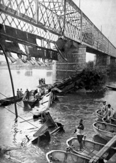 Les opérations de sauvetage suite à la catastrophe ferroviaire aux Ponts-de-Cé (1907)