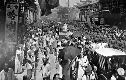 Parade of the first Chinese "Volunteers" Force in Shanghai (1906)