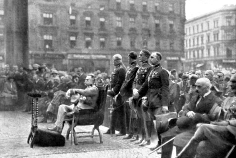 Marshal Pilsudski attending an open-air mass on the Market Place in Kattowitz, Poland (1922)
