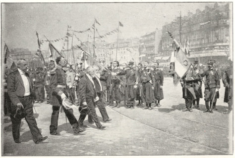 Révolte des Boxers.
Le président Loubet passe en revue les troupes du corps expéditionnaire de Chine, à Marseille (1900)