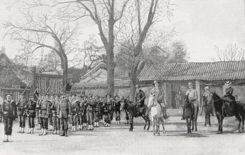 Détachement de fusiliers marins préposés à la garde de la légation de France à Pékin, en 1900