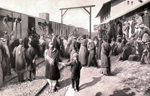 Guerre italo-turque.
Mobilisation de l'armée turque avec le départ de réservistes dans une gare de Syrie, en 1911.