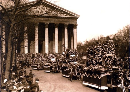 Les funérailles de Sarah Bernhardt à Paris, le 29 mars 1923.
