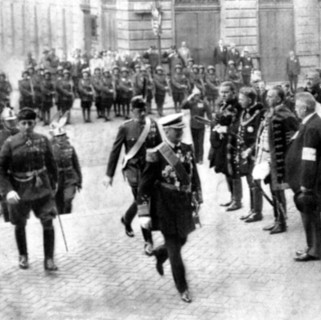 Le régent Horthy venant assister aux cérémonies de Budapest pour la fête nationale, en 1930.