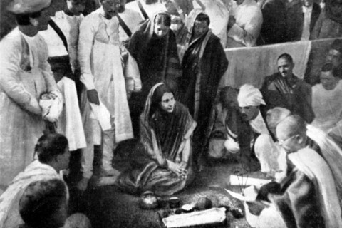 Conversion of an American woman to buddhism (1928)