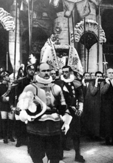 Au Vatican en 1929, première sortie d'un pape des palais apostoliques depuis 1870.
