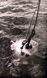 Testing of a P-7 Neufeldt and Kuhnk metal diving suit, in France (1926)