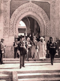 Visite de Mohammed el Habib, bey de Tunis, à la Mosquée de Paris, en 1926.